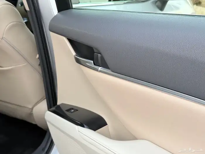 كامري قراندي موديل 2020 V6 عداد 41 الف 34