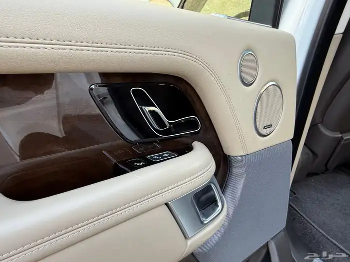 لاند روفر رنج روفر VOGUE 2020 34