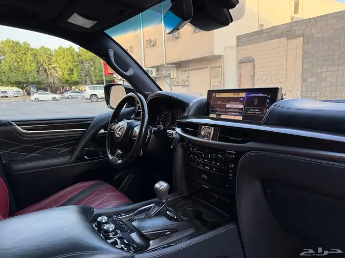 لكزس 2019 بلاك ديشن 37