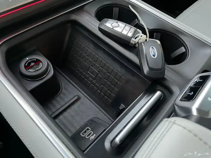 فورد اكسبديشن بلاتينيوم 2025 عداد 6 الاف قمه بالنظافه 17