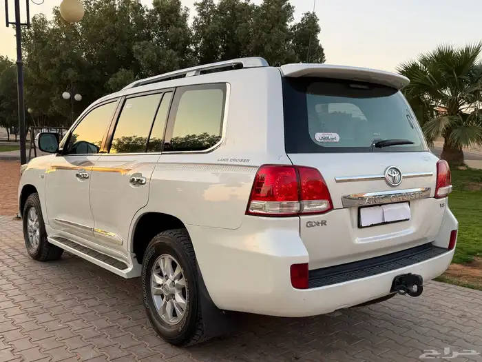 تويوتا لاندكروزر GXR 2009 فل كامل V8 سعودي 9