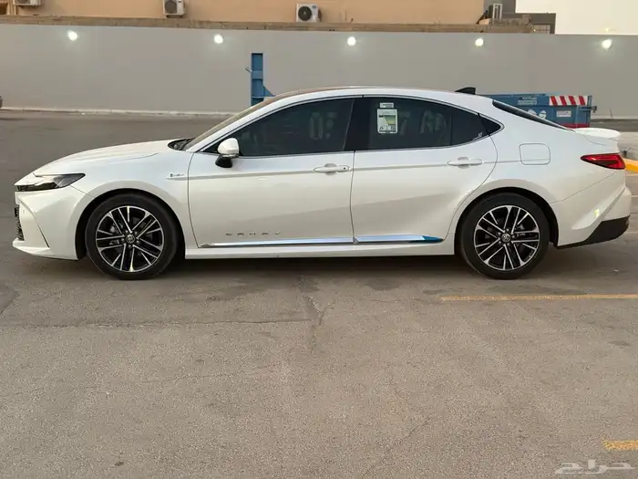 كامري (( LE هايبرد فل كامل )) مالك اول 3