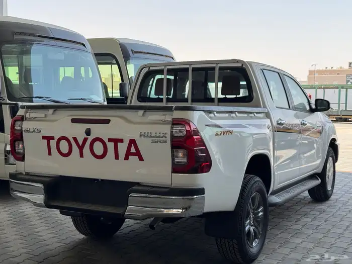 هايلوكس 2025 بريمي توماتيك بنزين كاش واقساط 5