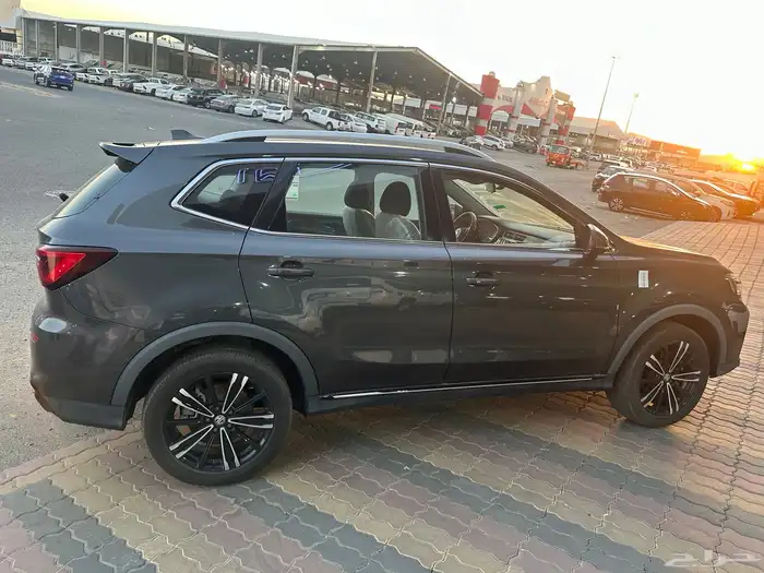 ام جي RX5 كمفورت نص فل 2023 ابيض رمادي 6