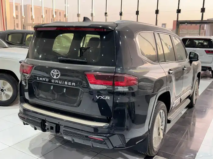 في اكس ار 2025 بريمي فل كامل توين تيربو اللون اسود 3