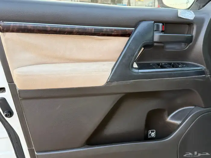 تويوتا لاندكروزر GXR 2009 فل كامل V8 سعودي 12