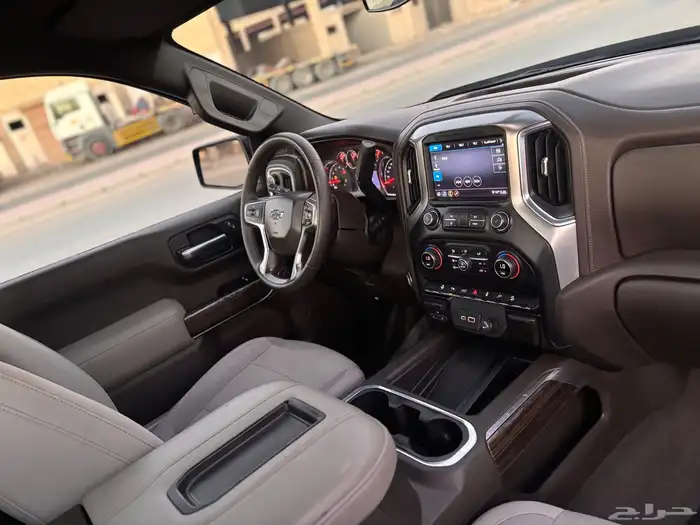 سلفرادو تريل بوس 2020 عداد 71 الف KM 21