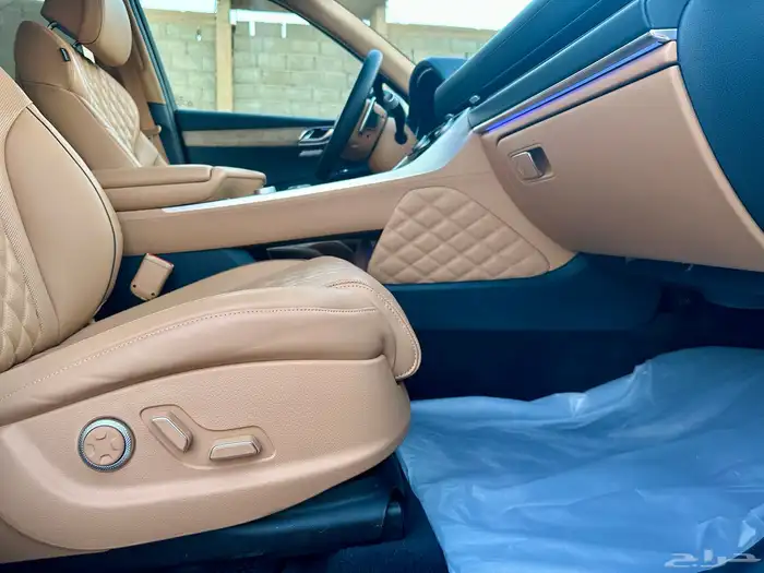 للبيع جينيسس GV80 شبه اصفار مخزن بحالة الوكالة 59