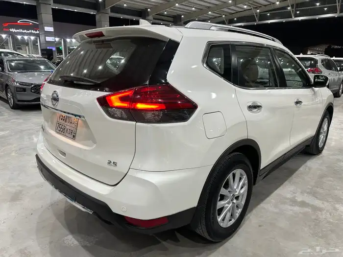 اكس تريل 2022 3