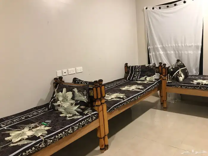 خمسه كراسي نفرين قابل للتفاوض 0