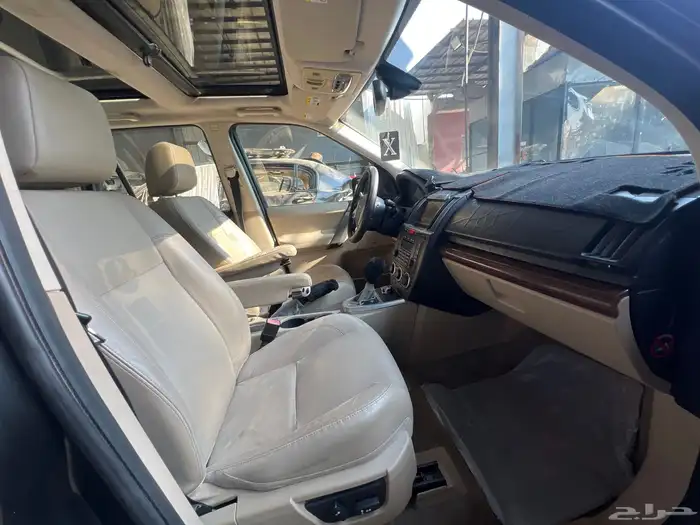 قطع غيار LR2. 2010 6