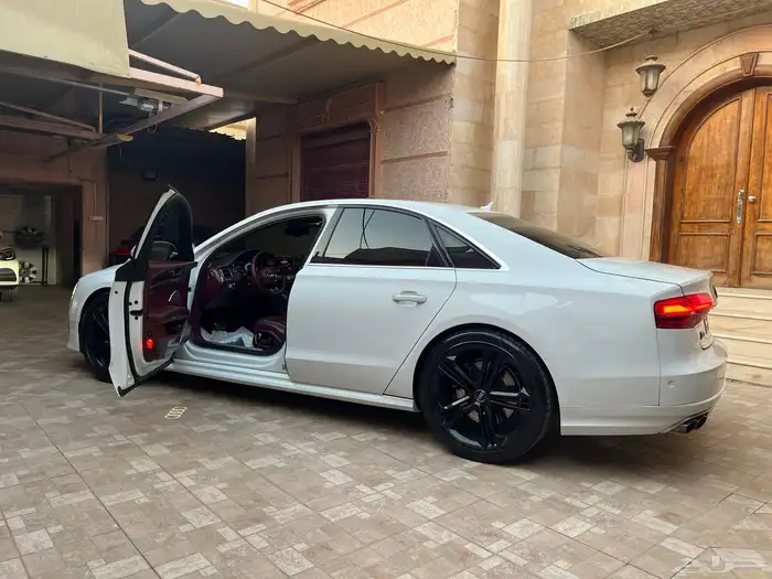 Audi 2015 S8 اودي 3