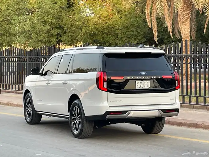 فورد اكسبديشن بلاتينيوم 2025 عداد 6 الاف قمه بالنظافه 8