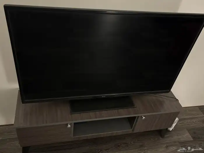 للبيع شاشة بلازما 48 بوصة وطاولة 0