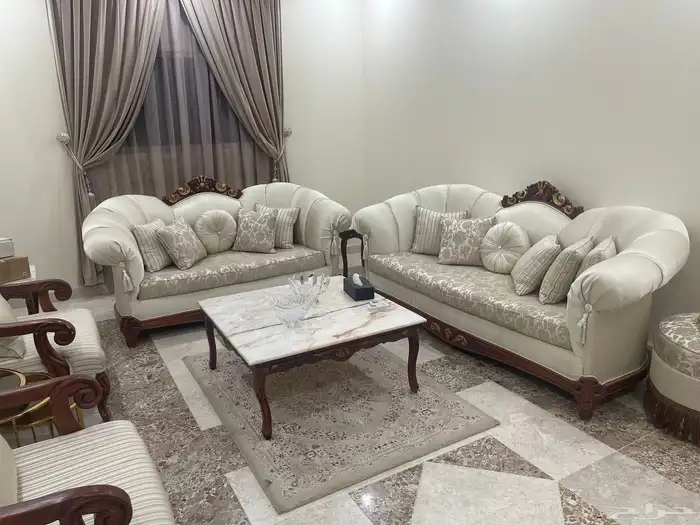 كنب صالة خشب مع طاولات خدمة 5