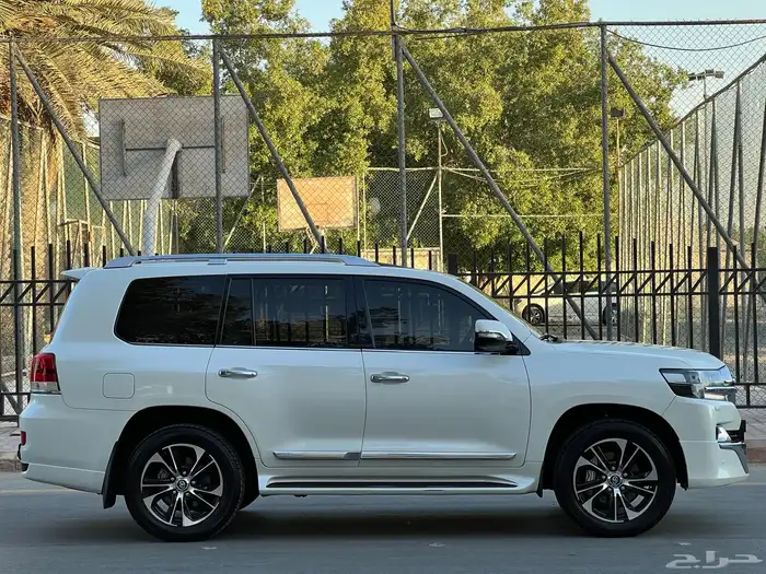 تويوتا لاندكروزر 2021 تورنج V6 سعودي 9