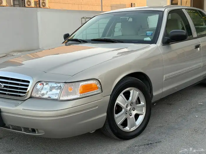 للبيع فورد فكتوريا 2011 1