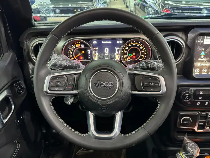 جيب رانجلر صحارى موديل 2023 ( بحالة ممتازة ) 20