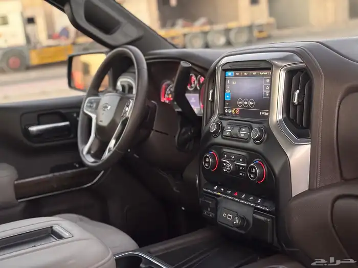 سلفرادو تريل بوس 2020 عداد 71 الف KM 24