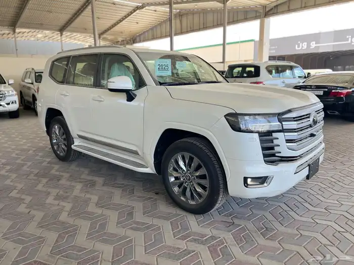 تويوتا لاندكروزر 2025 L4 سعودي اصفار صادر لوحات 1