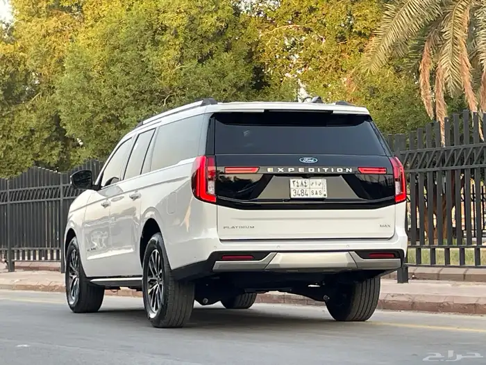 فورد اكسبديشن بلاتينيوم 2025 عداد 6 الاف قمه بالنظافه 7