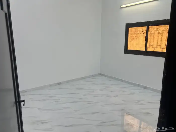 دور ثاني للايجار بحي الرونه 6