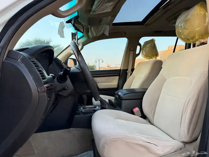 تويوتا لاندكروزر GXR 2009 فل كامل V8 سعودي 13