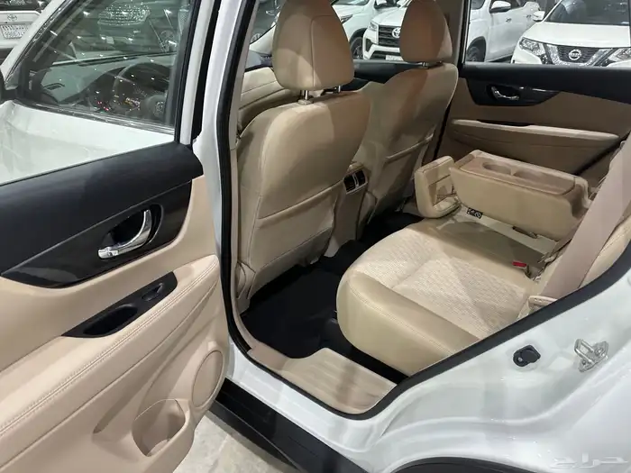 اكس تريل 2022 8