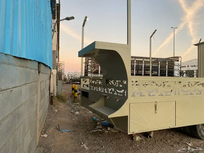 غرفة مع عرزالة 2