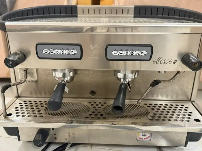 ماكينة قهوة bezzera ايطالية و مطحنة نوفا سيمونيلي 0