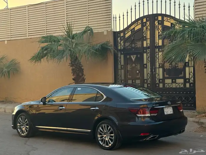 لكزس LS460L 2013 بحالة ممتازة VIP 4