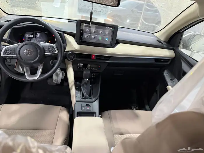 تويوتا يارس نص فل عرض خاص لراتب 3000 اول ثلاث اقساط مجانيه 5