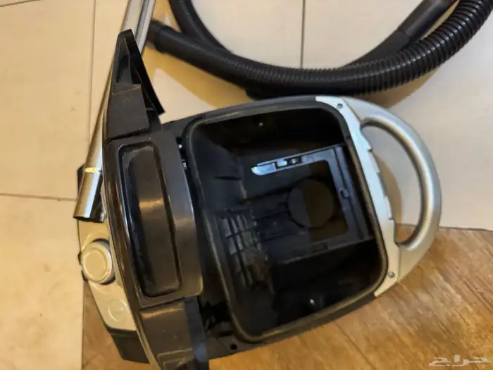 مكنسه كهربائيه 1