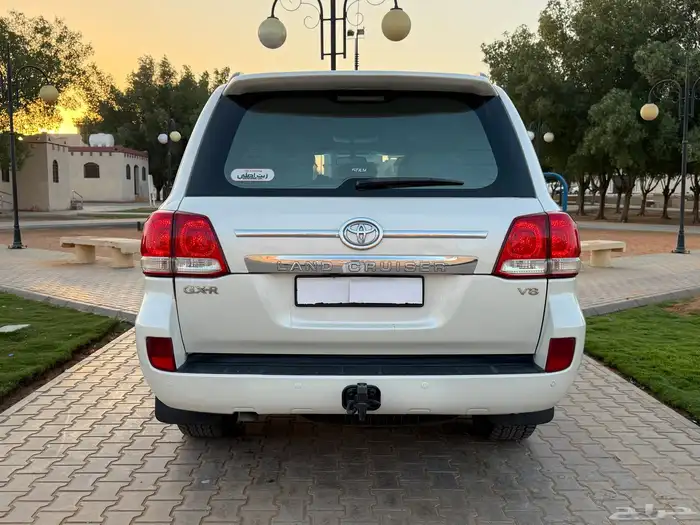 تويوتا لاندكروزر GXR 2009 فل كامل V8 سعودي 8
