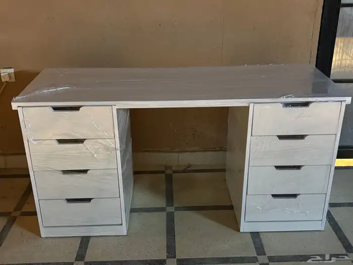 طاوله قيمنق يوجد توصيل 3