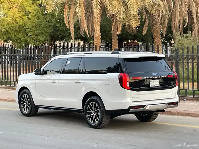 فورد اكسبديشن بلاتينيوم 2025 عداد 6 الاف قمه بالنظافه 10