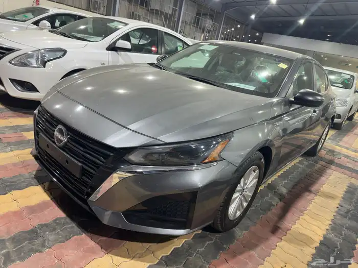 نيسان التيما S استندر 2024 اسود رصاصي ازرق عرض خاص 1