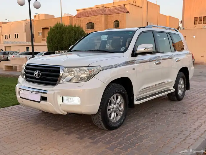 تويوتا لاندكروزر GXR 2009 فل كامل V8 سعودي 2