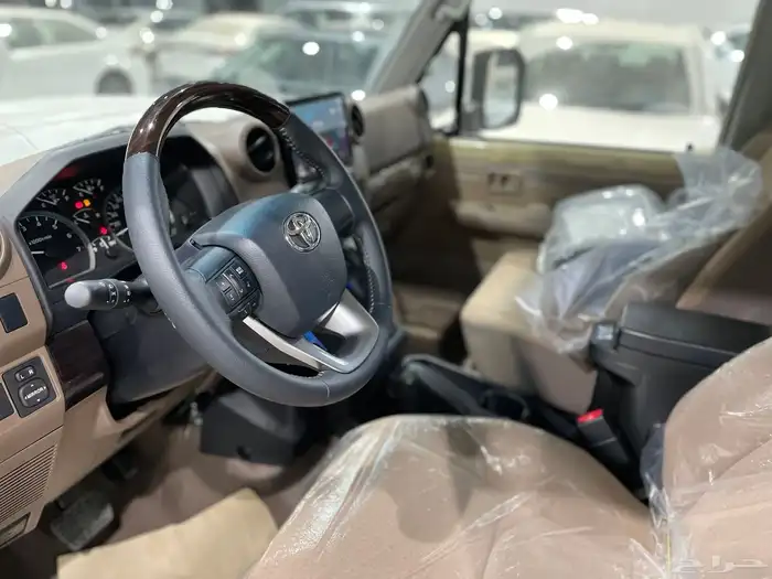 تويوتا شاص سلق بريمي قير اتوماتيك بنزين دفلك 2025 فل 7