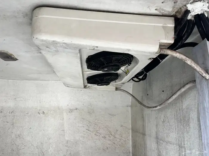 تويوتا باص هايس ثلاجة موديل 2022 8