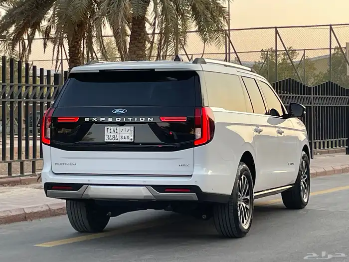 فورد اكسبديشن بلاتينيوم 2025 عداد 6 الاف قمه بالنظافه 32