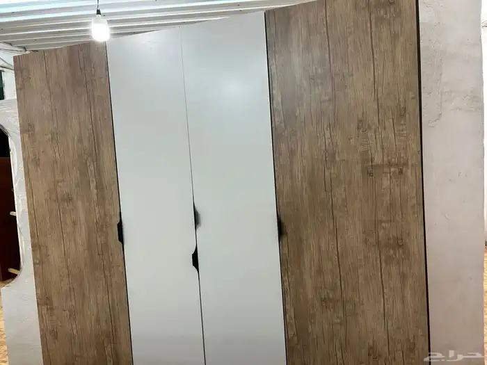 يوجد الينا دولاب تفاصيل 1