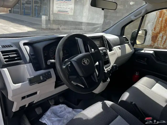 تويوتا باص هايس ثلاجة موديل 2022 13