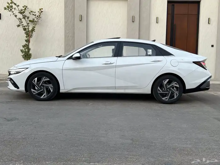 النترا 2025 كمفورت ابيض ( اصفار) 3