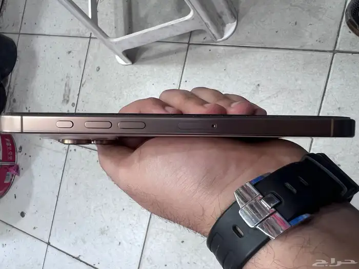 ايفون 16 برو ماكس صحراوي مستعمل 2