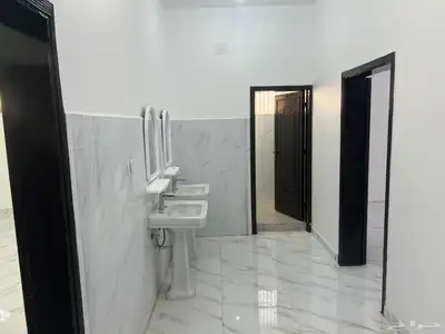 دور ثاني للايجار بحي الرونه index