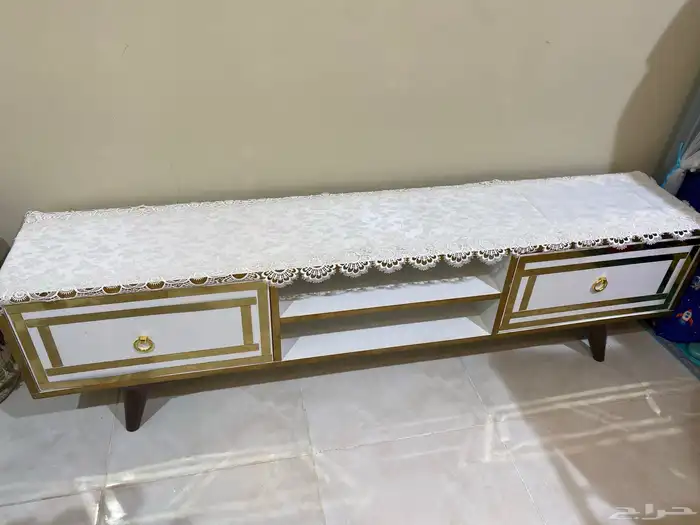 كراسي منزليه وطاوله شاشه 2