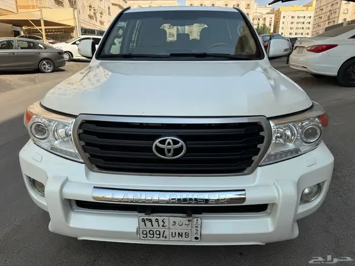 لاندكروزر 2012 GXR3 فل كامل الحد 1