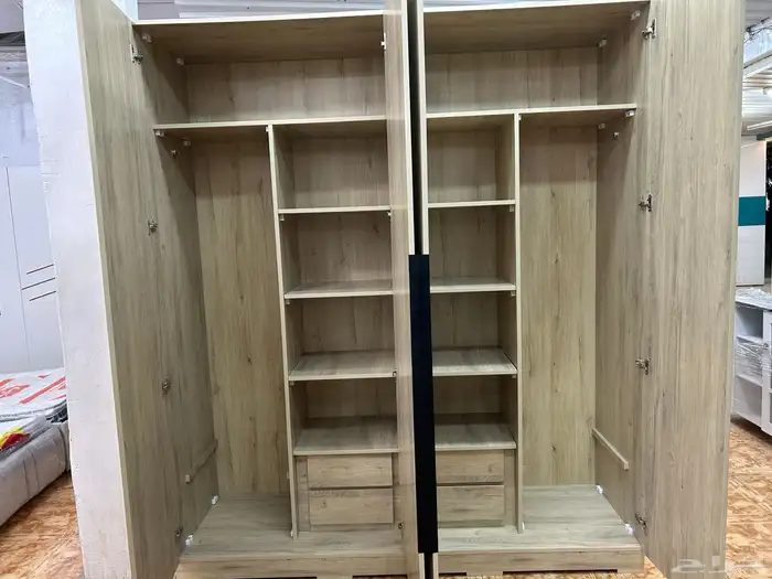 يوجد الينا دولاب تفاصيل 3