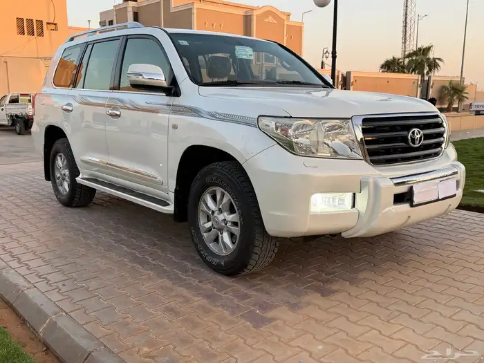 تويوتا لاندكروزر GXR 2009 فل كامل V8 سعودي 4